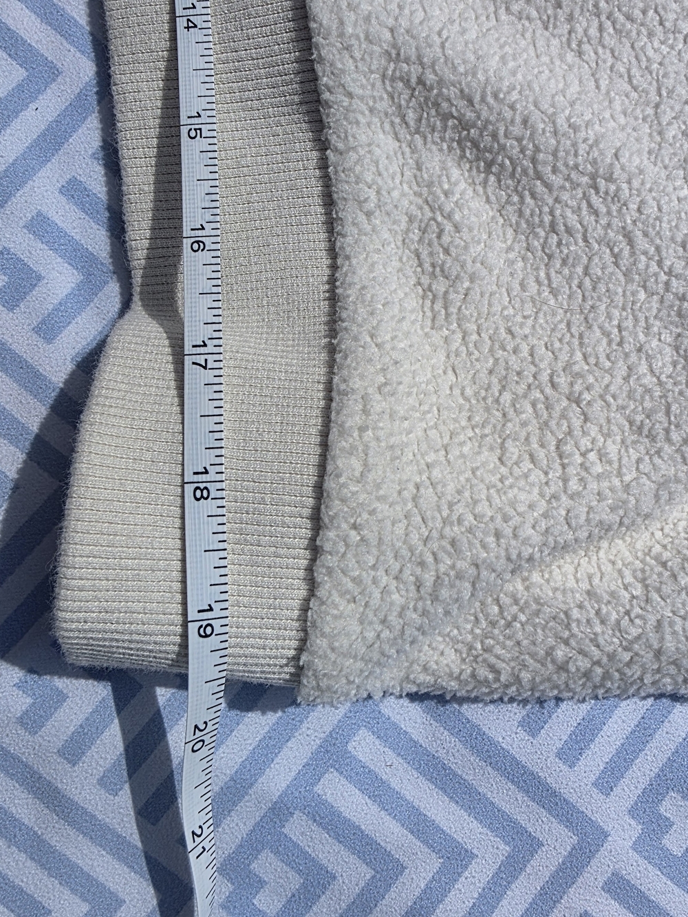 🤍 Cozy Aerie Hooded Pullover | Size XS | Oversized - Picture 9 of 10